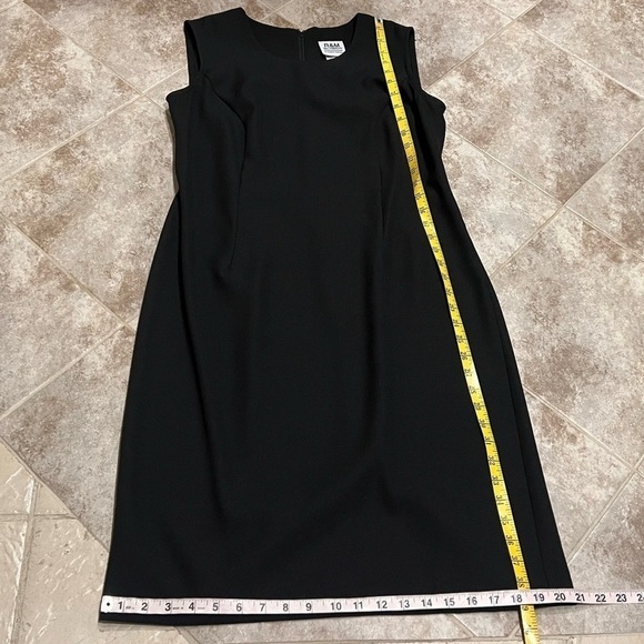 R & M Richards Karen Kwong Sleeveless Black Midi Dress Scoop Neck Sz 10 Stretchy - Picture 7 of 11